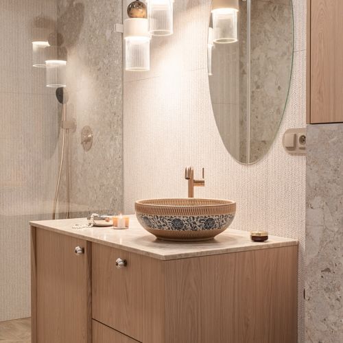 łazienka w przytulnym górskim stylu