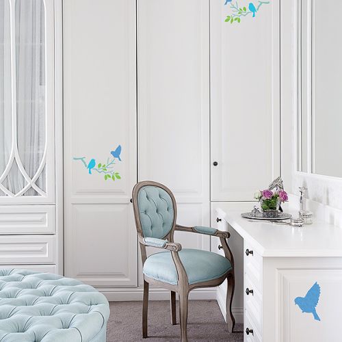 Ptaszki na meblach. Dekoracyjne ptaki - szablon do malowania