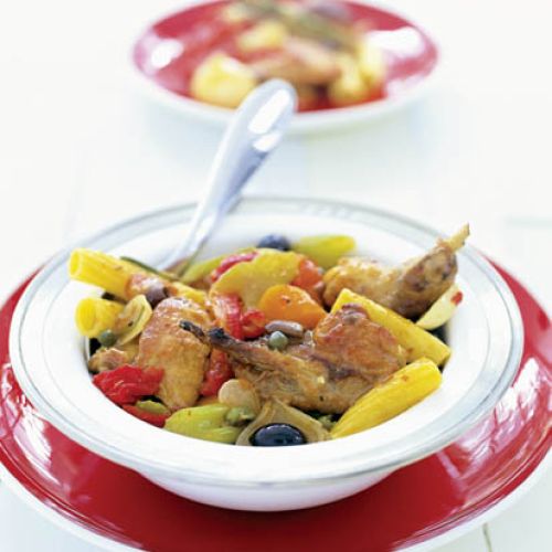 Ragu (ragout) to taka francuska wersja potrawki. Tutaj podana jako sos do makaronu.