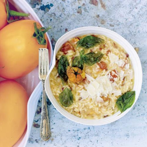 Risotto z pomidorami świeżymi, koktailowymi i suszonymi.