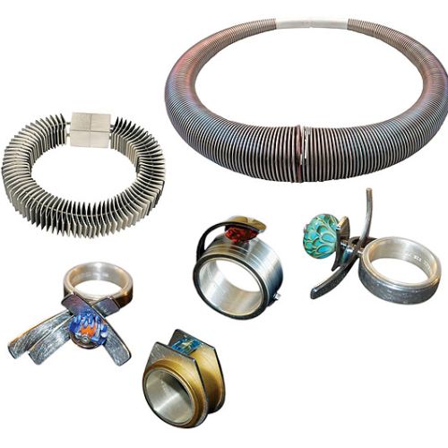 Geometryczna biżuteria Piotra Małysza