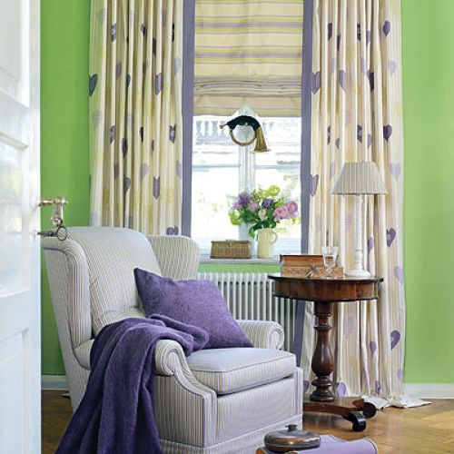 Roleta z paskami St. Moritz, (538 zł/m), zasłona w serca Chamonix (377 zł/m). JAB ANSTOETZ