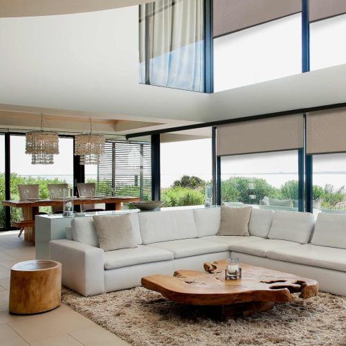 Shadows Club to marka tkanin roletowych o nowoczesnym wzornictwie i wyjątkowej funkcjonalności. To co ją