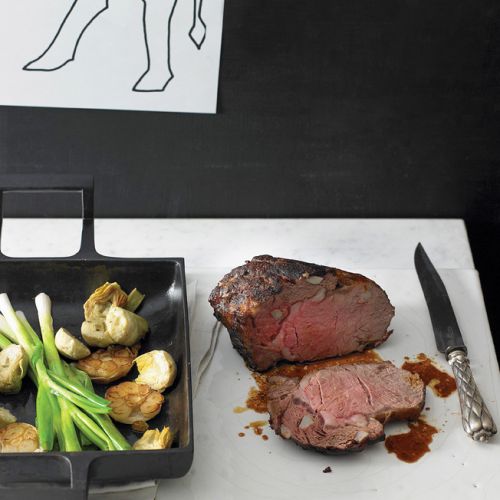 Rosbef z pieczonym czosnkiem. Dla miłośników steków, kotlecików, medalionów