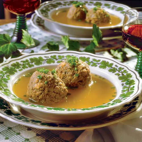 Rosół z pulpetami. Kulinarna podróż do Austrii