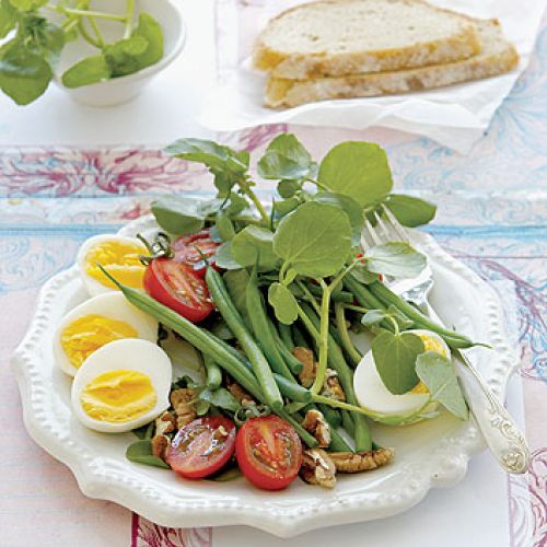 Sałatka warzywno-jajeczna z dressingiem