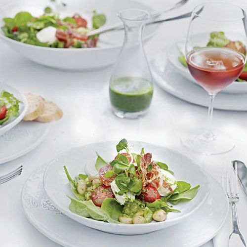 Sałatka z białej fasoli i szpinaku. Letnie przyjęcie