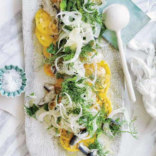 Sałatka z żółtych pomidorów i kopru z anchois