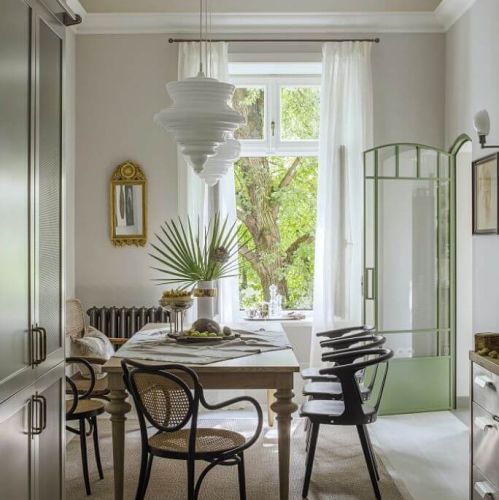 jadalnia w salonie w kamienicy