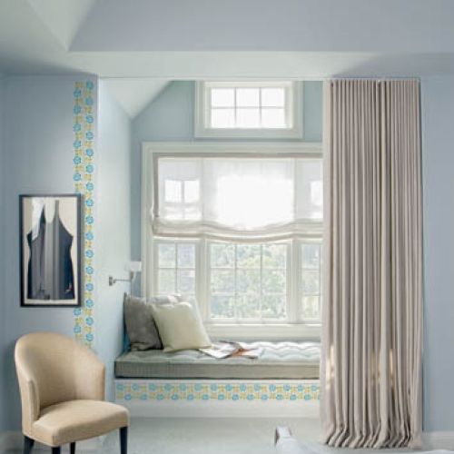 Ściana ozdobina tym wzorem. Kwiaty na pożegnanie lata