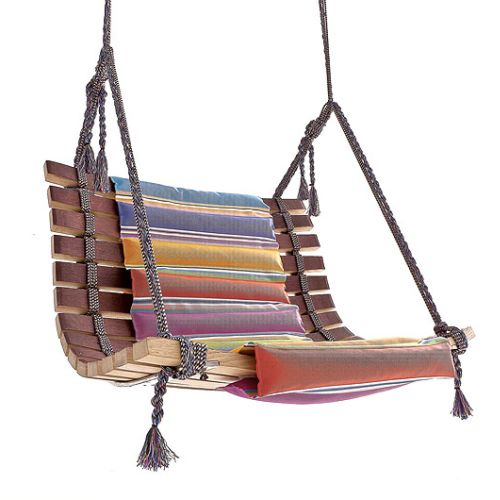 Sjesta pachnąca czerwonym winem – meble wyczarowane ze starych beczek. san patrignano