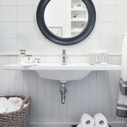 Skandynawski styl to nie tylko biel i pastele ale także naturalne drewno i proste meble. Pokazujemy, jak urządzić dom