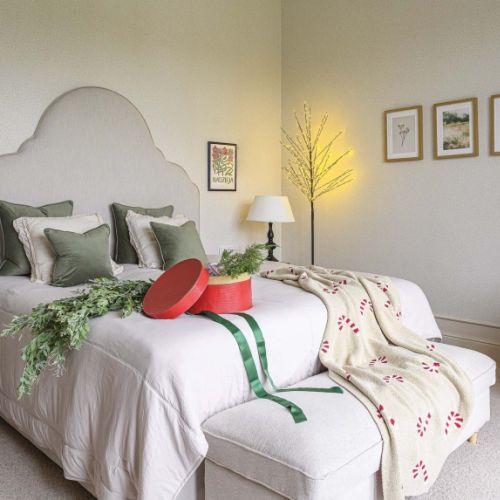 sypialnia w stylu skandynawskim i angielskim