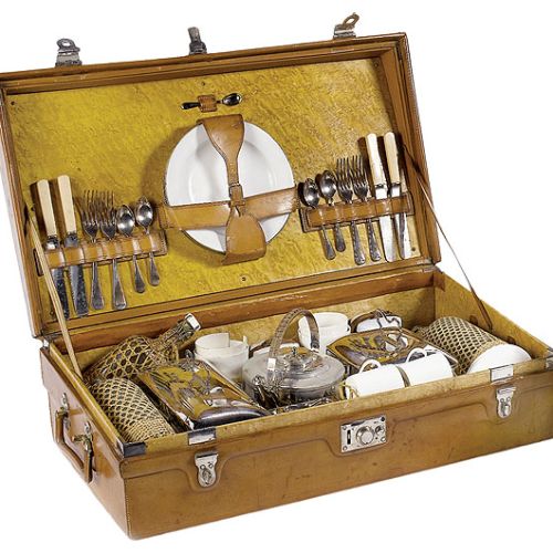 Skórzany, wewnątrz wykończony. Dzieje letnich pikników: zobacz jak urządzić je dziś