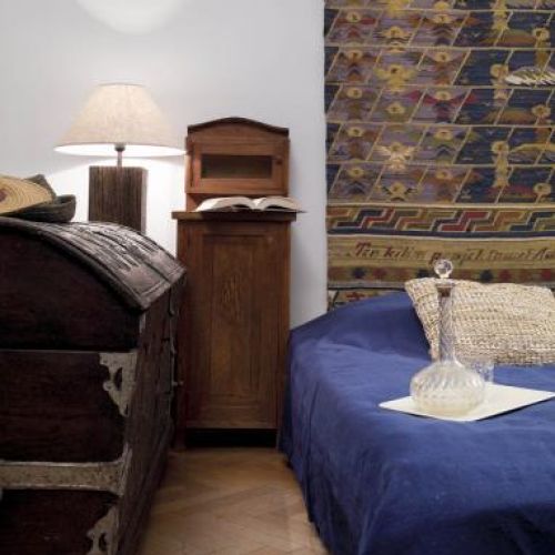 Skrzynia posagowa. Przedwojenna willa z pamiątkami