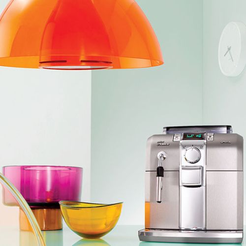 Smak włoskiego espresso za dotknięciem jednego przycisku, czyli ekspress Syntia. Cena – 3449 zł. PHILIPS