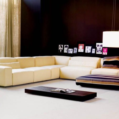 Sofa Forever włoskiej firmy Vibieffe zrobiona z pojedynczych elementów, które można dowolnie zestawiać. VIBIEFFE