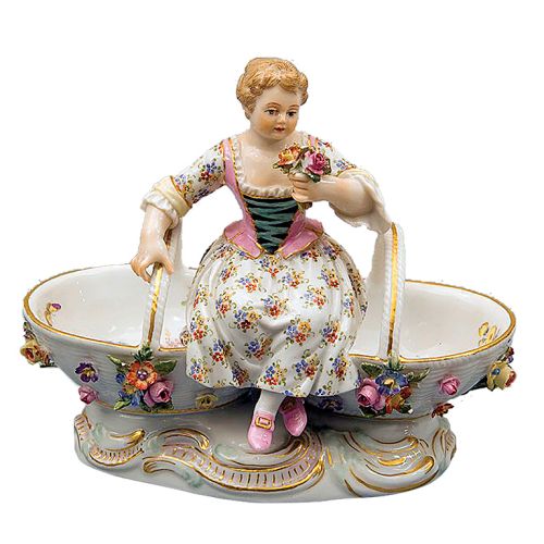 Solniczka porcelanowa, XIX w. Scenografia uczty