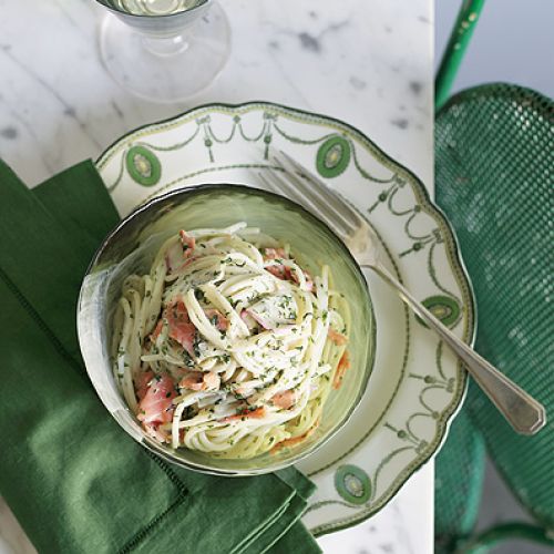 Spaghetti z łososiem i ziołami. Pasta i basta