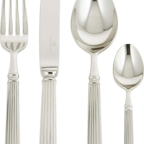 układanie sztućców na stole