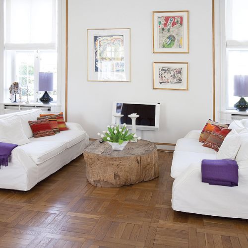 Stara dębowa podłoga to w Danii rarytas, dlatego właściciele traktują go jak ozdobę na równi z meblami Charlesa Eamsa