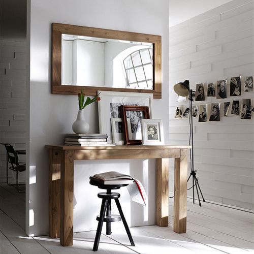 Stół plus lustro= toaletka i miejsce do pracy. Dla niej i dla niego. Idelne rozwiązanie w stylu skandynawskim. Propozycja