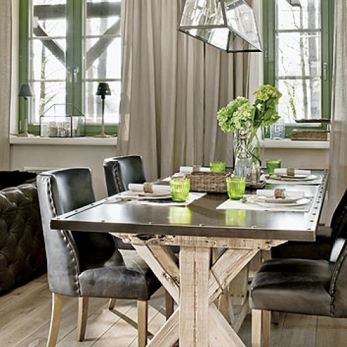 Drewniak z francuskim wnętrzem