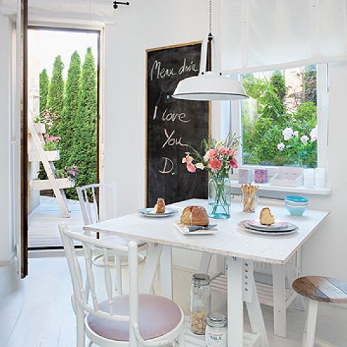 Stół z odzysku. Landrynkowy dom w Krakowie