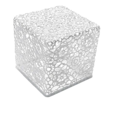 CROCHET TABLE, bawełniana koronka utrwalona żywicą epoksydową, MOOOI, atakdesign.pl