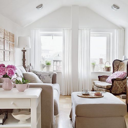 Styl gospodyni: biel, len i drewno. Poddasze prowansalskie