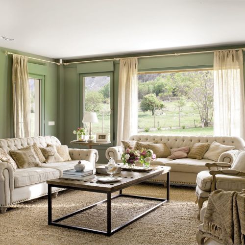 Dom w stylu rustykalnym z widokiem na górskie szczyty