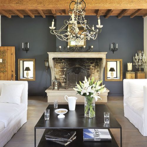 Wszystko, co buduje rustykalny klimat domu, projektantka starała się ocalić, zregenerować, wydobyć. Czy to się udało?