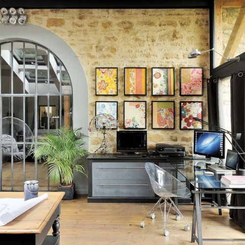 Wszystko, co buduje rustykalny klimat domu, projektantka starała się ocalić, zregenerować, wydobyć. Czy to się udało?