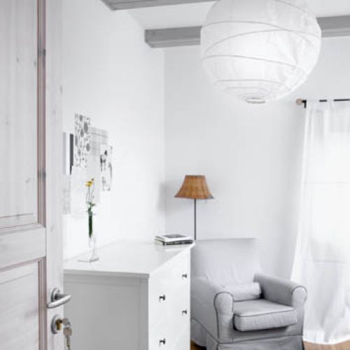 Stylowe dodatki i detale - choćby efektowne frędzle przy kluczach.