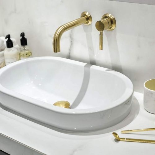 Trochę stylu francuskiego, trochę vintage, całość podkreślona złotymi akcentami i bardzo kobieca. Kasia zajmuje się