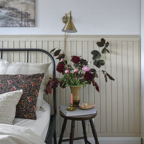 mała sypialnia w stylu modern farmhouse