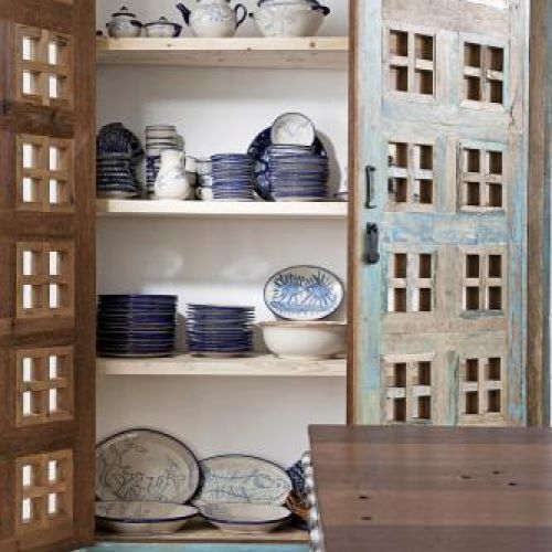 Szafka na naczynia. W ogrodzie sztuki