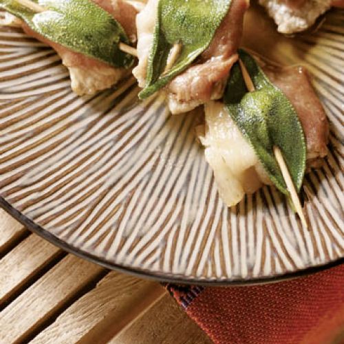 Szałwia nadaje mięsu wspaniały aromat.