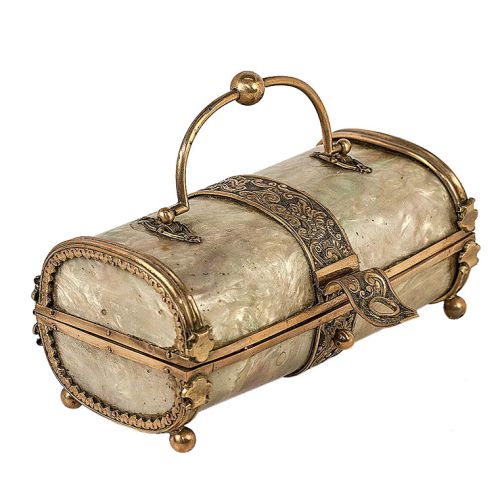 Paryska szkatułka wykonana z masy perłowej, 1800 r.