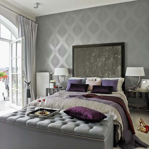 Ta elegancka rezydencja jest jak szkatułka z błyskotkami. Mnóstwo w niej luster, kryształów i mebli na wysoki połysk. Dużo