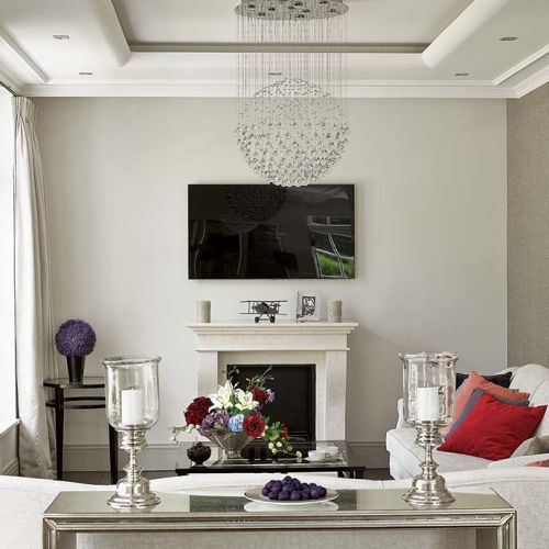 Ta elegancka rezydencja jest jak szkatułka z błyskotkami. Mnóstwo w niej luster, kryształów i mebli na wysoki połysk. Dużo