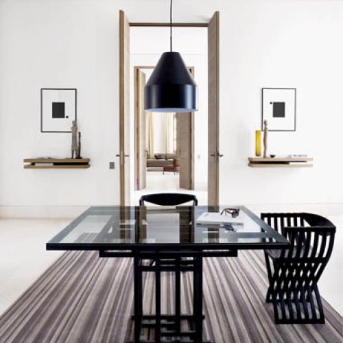 Ta lampa swoją nazwę wzięła od bohaterki greckiej tragedii. Antigone. LIGNE ROSET