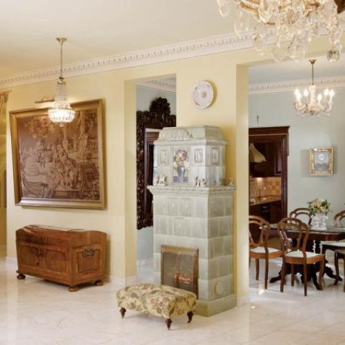 Ta ponad 300-letnia skrzynia posagowa jest jedną z najstarszych w polsce. Ma certyfikat z Muzeum Narodowego.