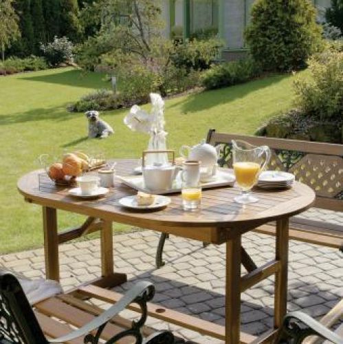 Taki ogród to świetne miejsce na śniadanie.