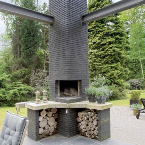 Także w stylu modernistycznym. Nowoczesny kubik w lesie