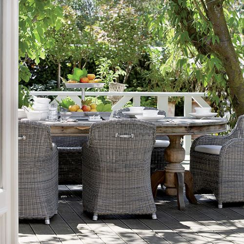 Taras w stylu prowansalskim. Dom jak podróżny kufer