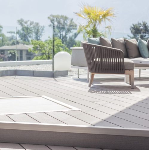 Nowoczesny i bezpieczny taras z desek kompozytowych