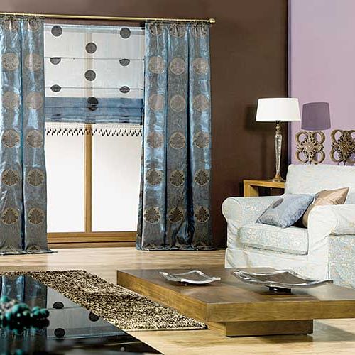 Te rzymskie story uszyte zostały z organzy Bernice (92 zł/m2), a zasłony z tkaniny Otoman - (103 zł/m2). EUROFIRANY