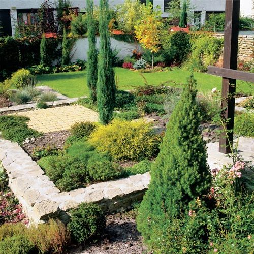 Ogród przydomowy w narożniku segmentu