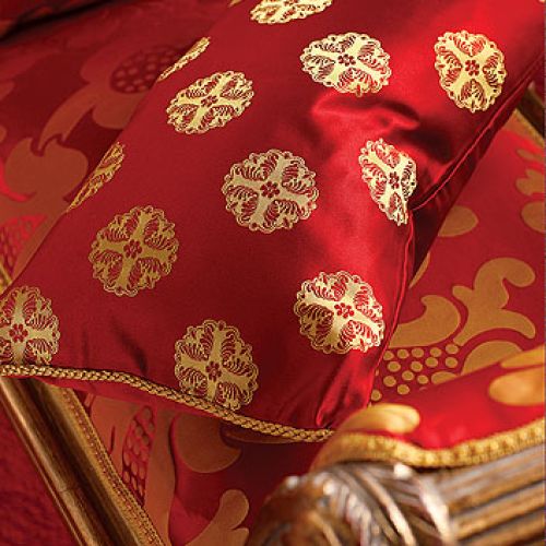 The Royal Collection od Designers Guild. Jedwabie oraz jedwabne adamaszki, satyny i brokaty kosztują od 672 do